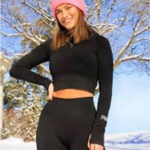 NWT Pink Victoria Seamless crop top